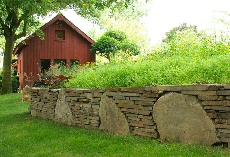 Mur en pierre sèche de grès d'Yvoir