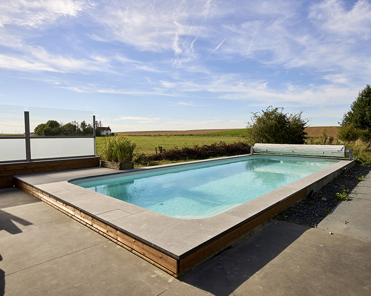 Margelle de piscine en pierre bleue